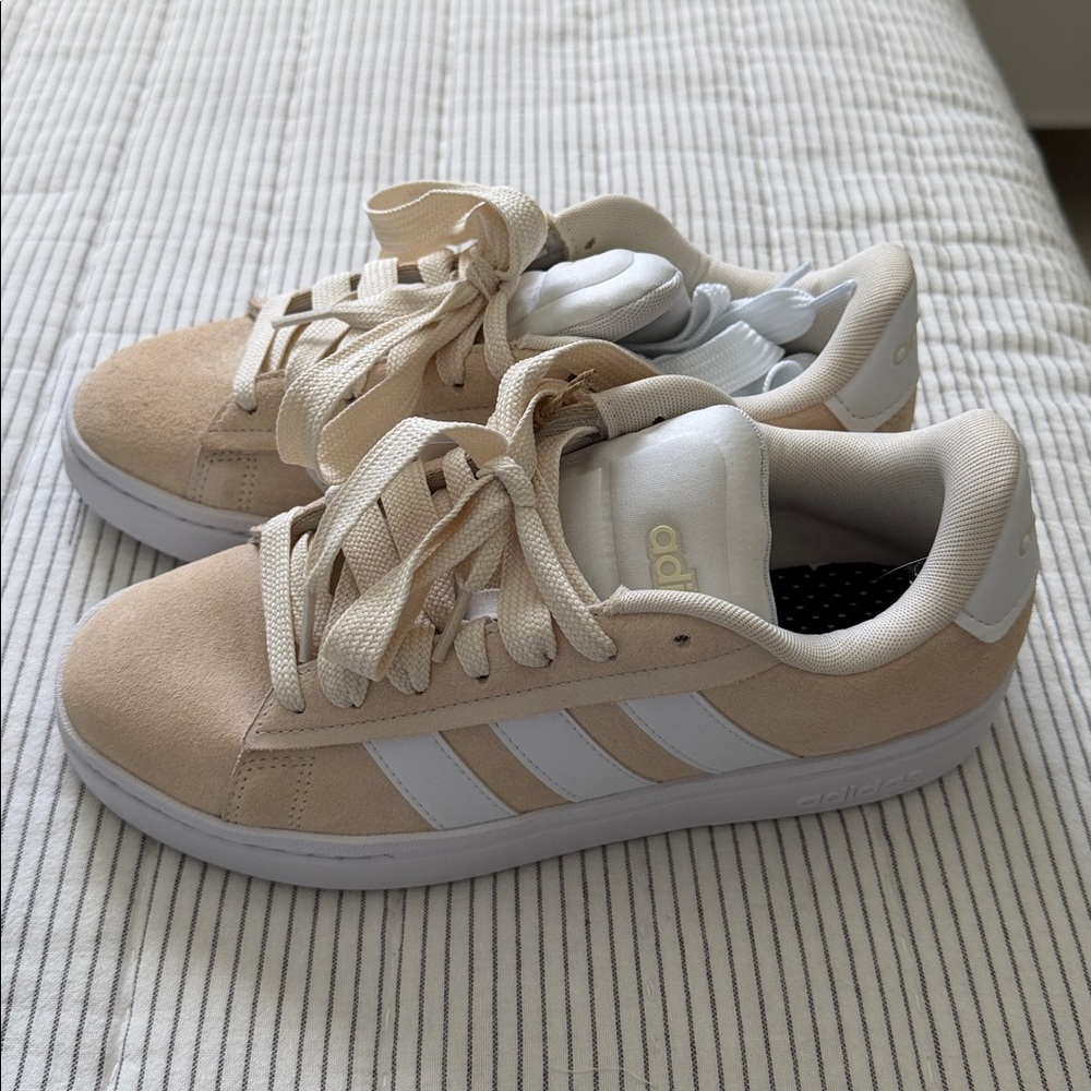 Adidas Women’s Beige and White Cloudfoam Sneakers